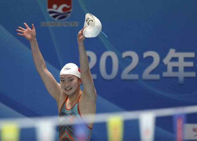 乐鱼在线游玩-李冰洁超世界纪录2秒62！短池世锦赛卫冕非奢望